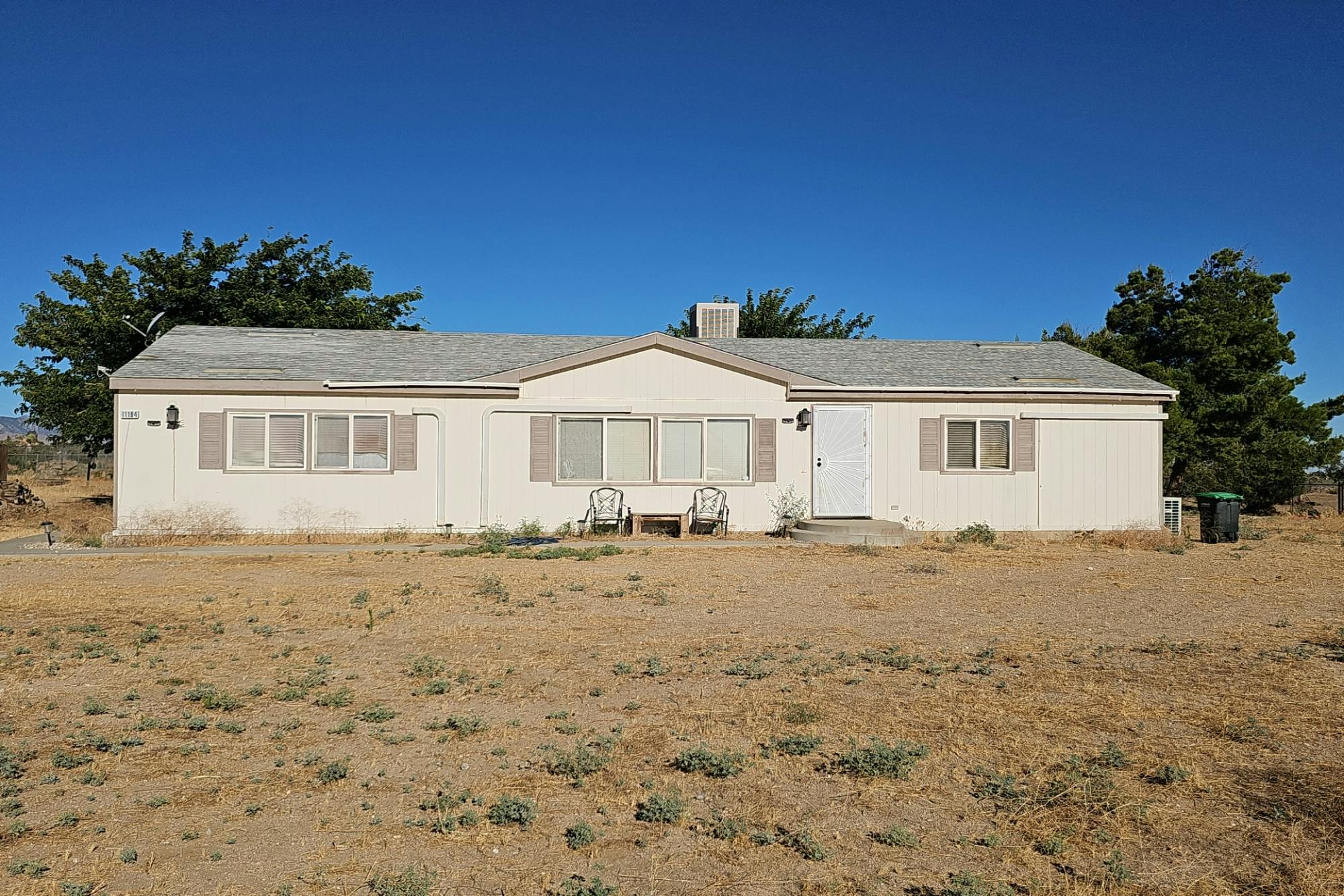 Ailanthus St, Phelan, CA 92371