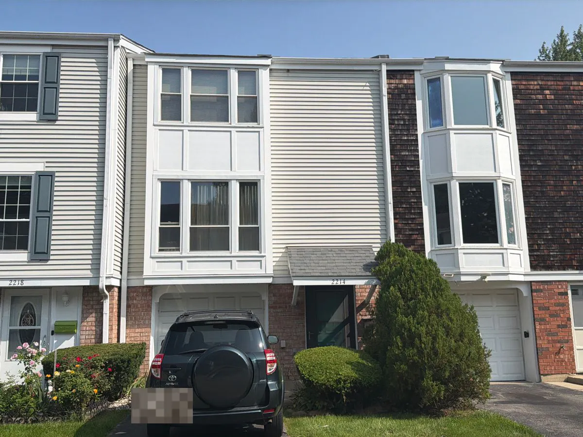 Langdon Pl, Hoffman Estates, IL 60169