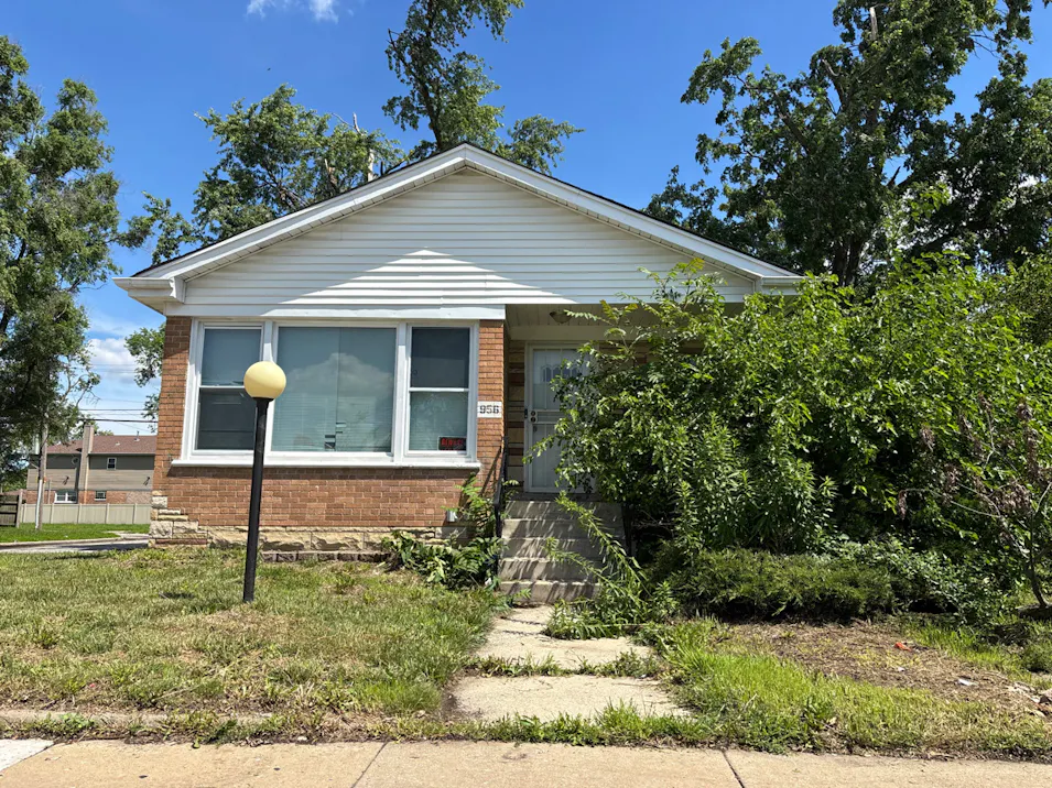 956 W 115th St Chicago, IL 60643, Cook County
