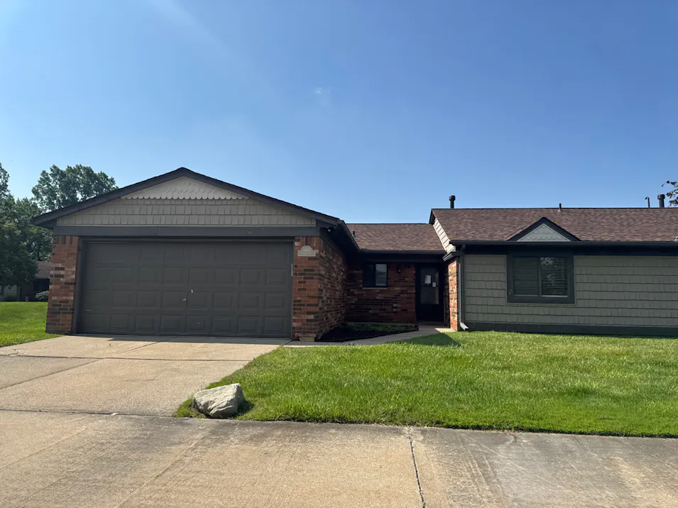 8688 Villa Ln, Unit 22 Warren, MI 48093, Macomb County