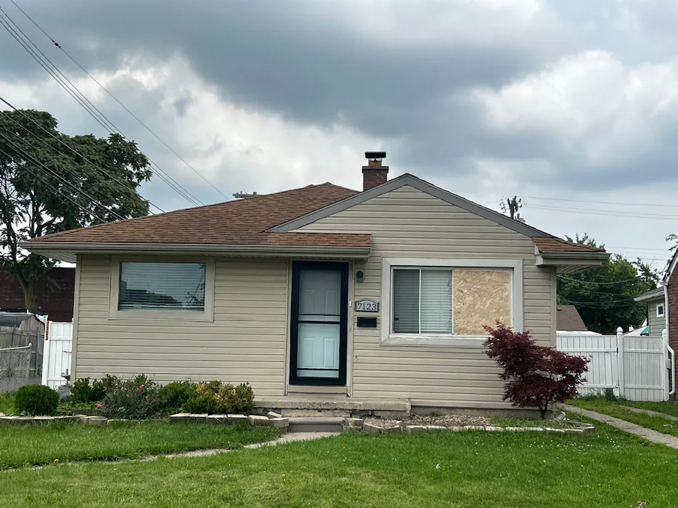 7123 Mayfair St Taylor, MI 48180, Wayne County