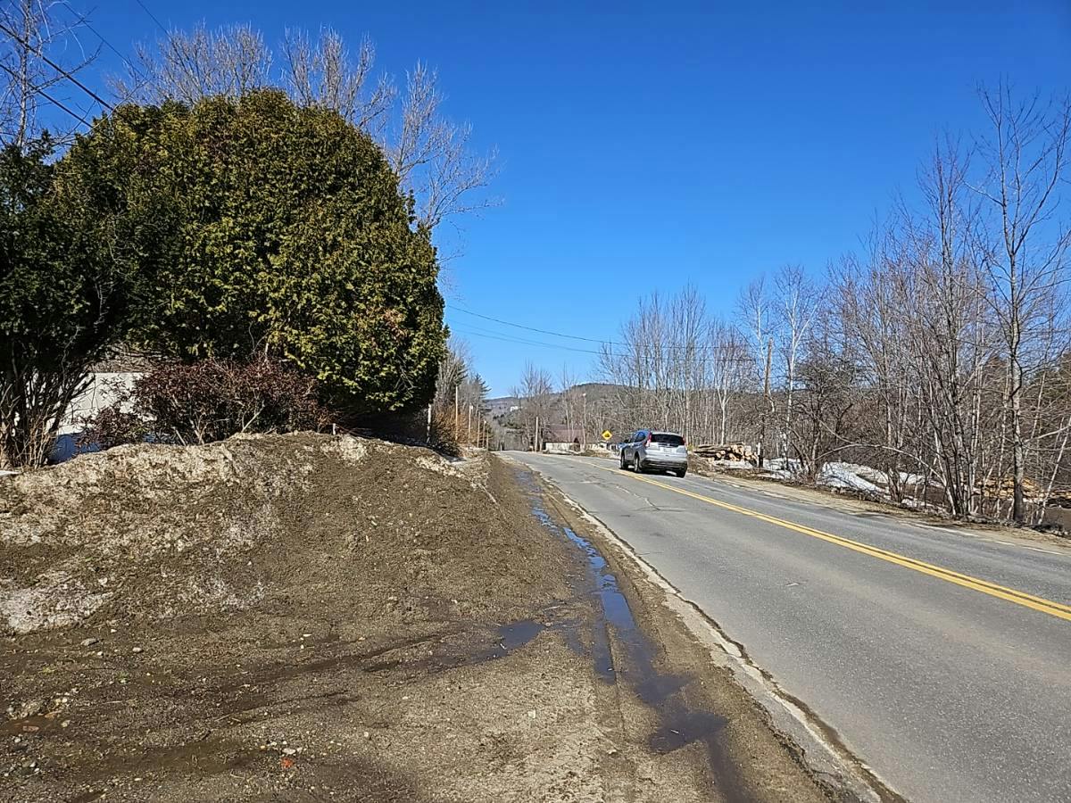 High St, West Paris, ME 04289