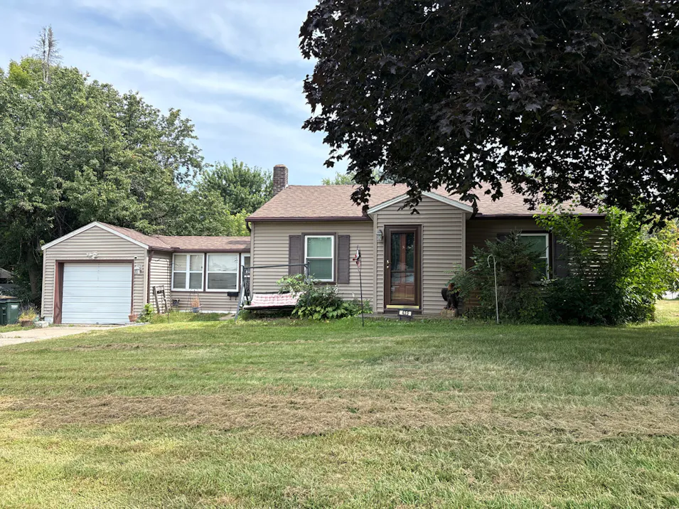 425 Division Street Waterville, MN 56096, Le Sueur County