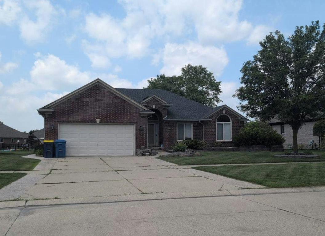 Shenandoah Dr, Macomb, MI 48044