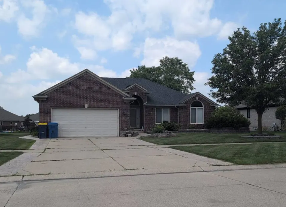 50653 Shenandoah Dr Macomb, MI 48044, Macomb County