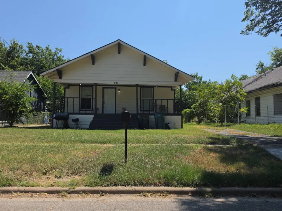 421 S Hazelwood St Sherman, TX 75090, Grayson County
