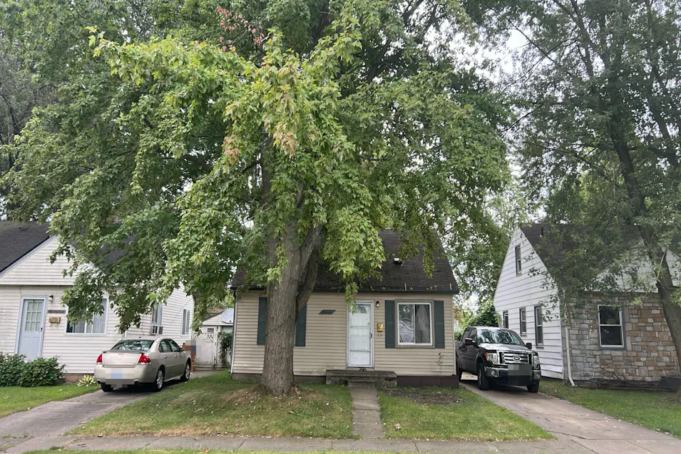 24659 Lehigh St Dearborn Heights, MI 48125, Wayne County