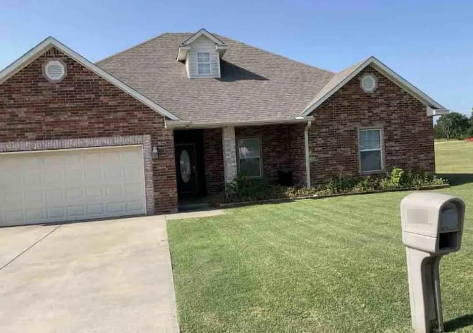 1025 Briarwood Dr Sulphur, OK 73086, Murray County