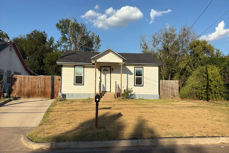 905 Garrison St Waco, TX 76704, McLennan County