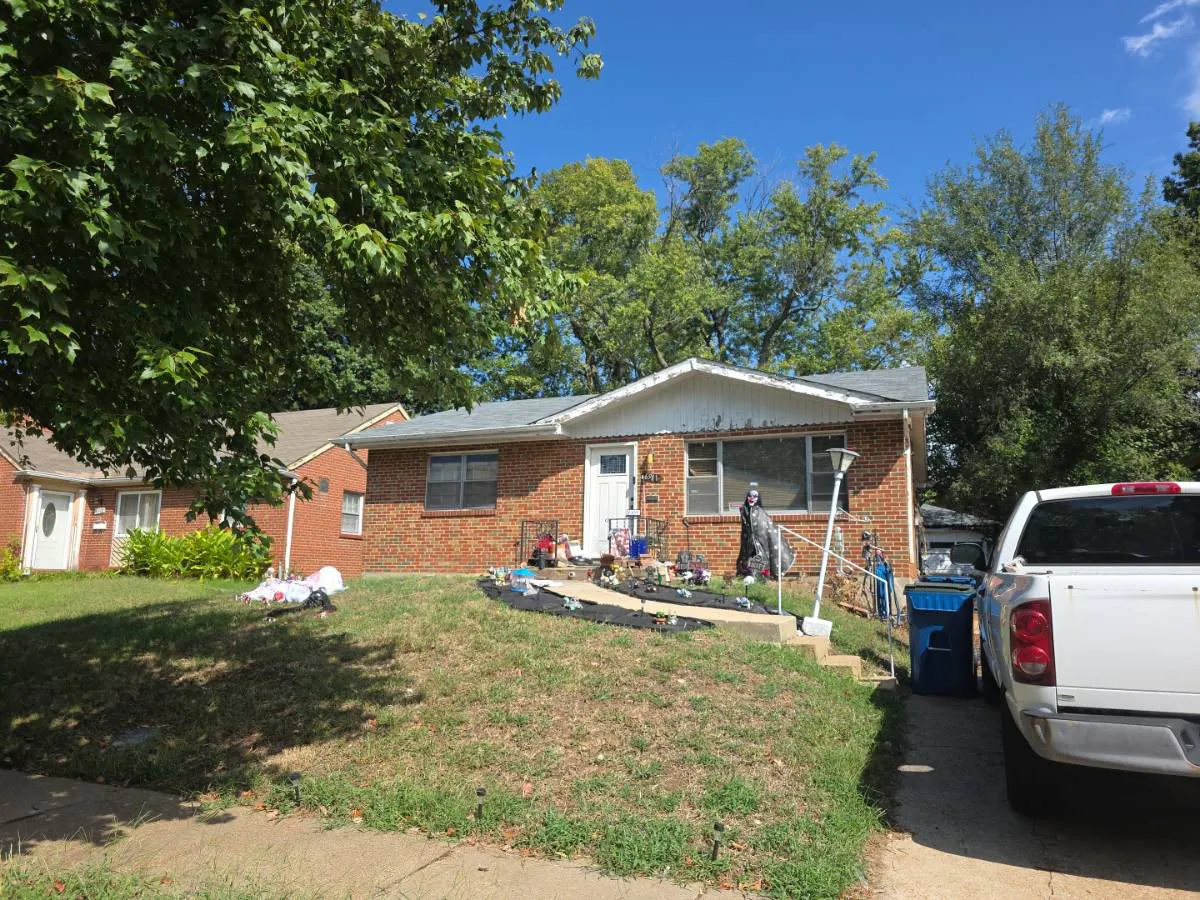 Hunter Ave, Saint Louis, MO 63121