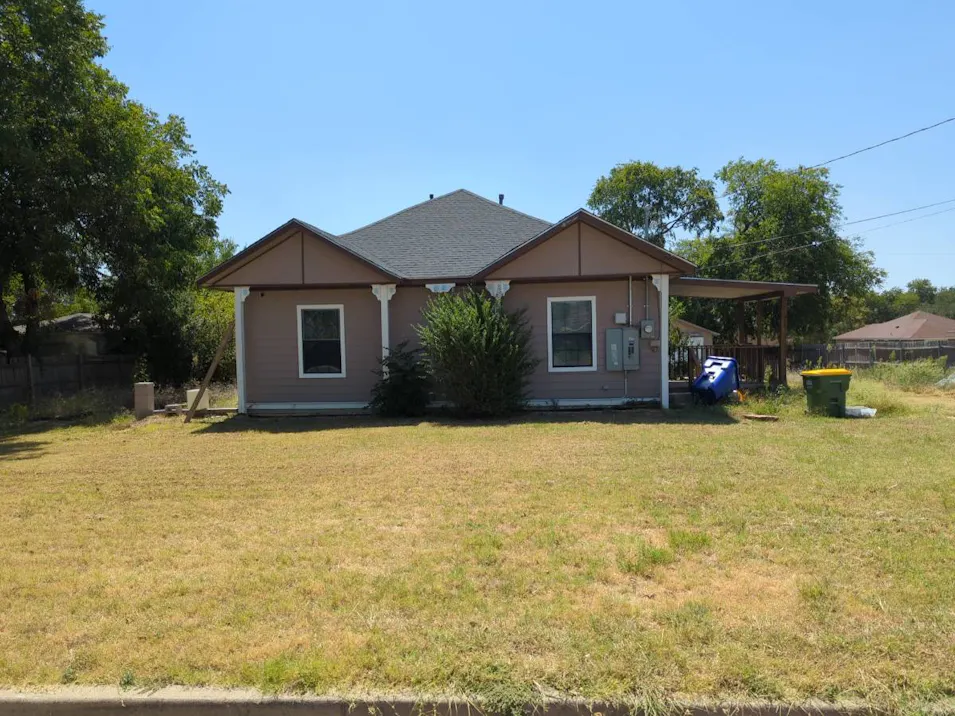 216 Brazos St Hillsboro, TX 76645, Hill County