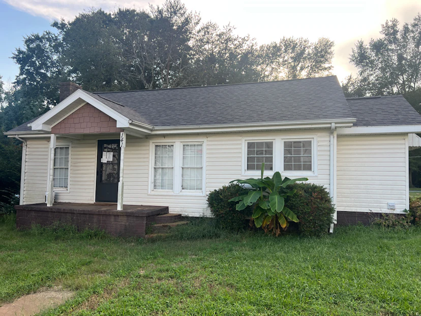 141 Spinner St
