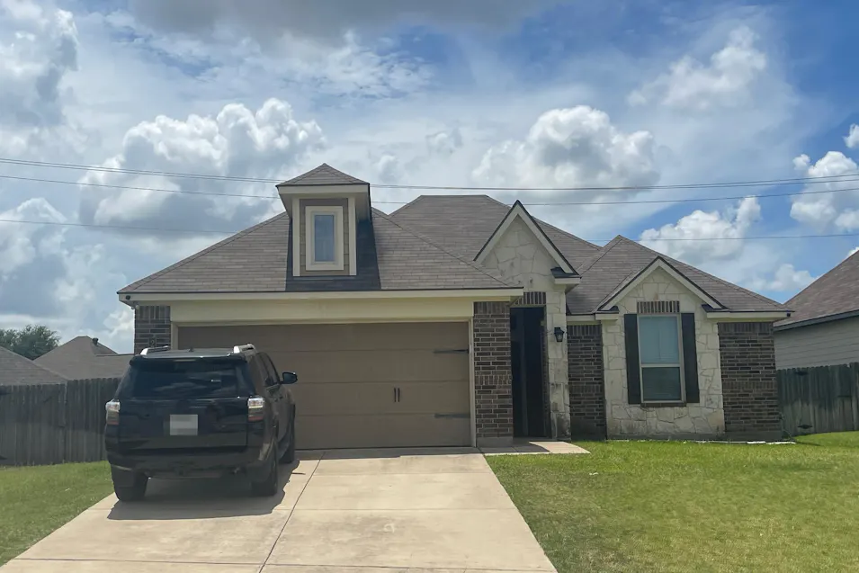2043 Positano Loop Bryan, TX 77808, Brazos County