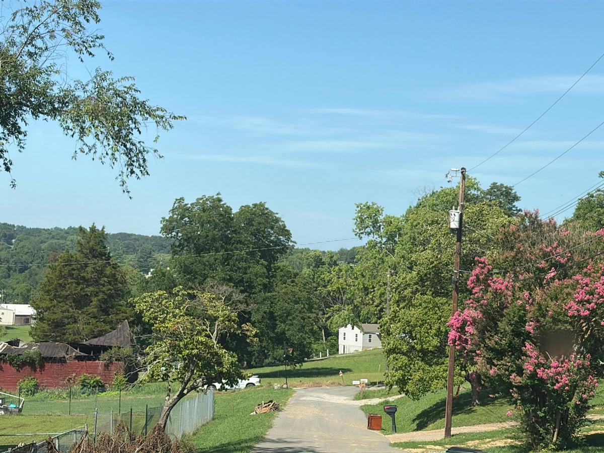Dogwood St, Morristown, TN 37814