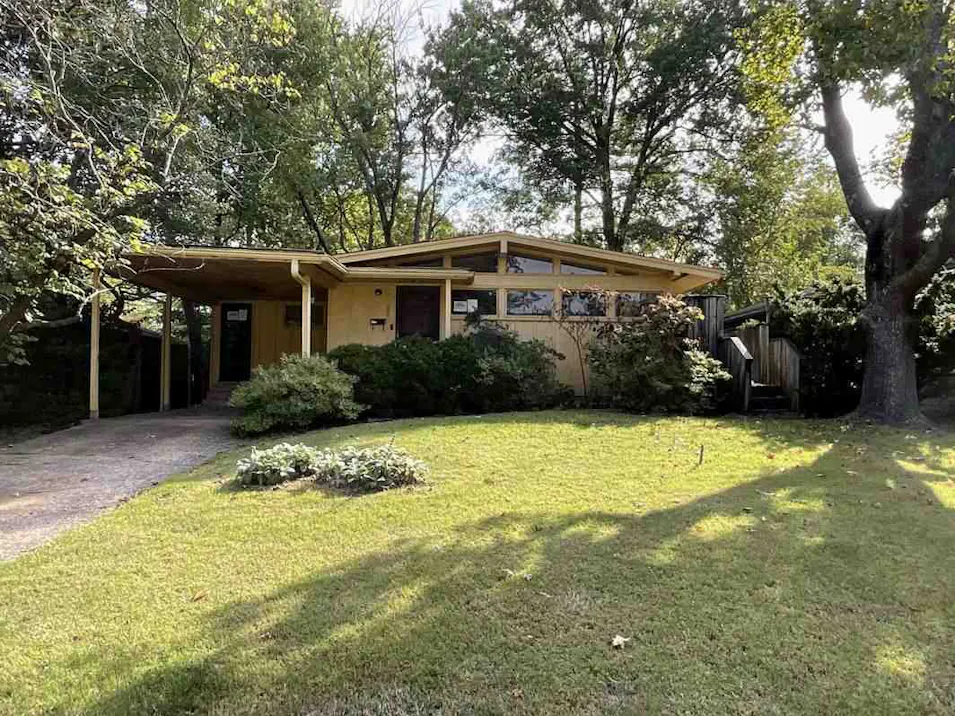 607 S Taylor Dr Carbondale, IL 62901, Jackson County