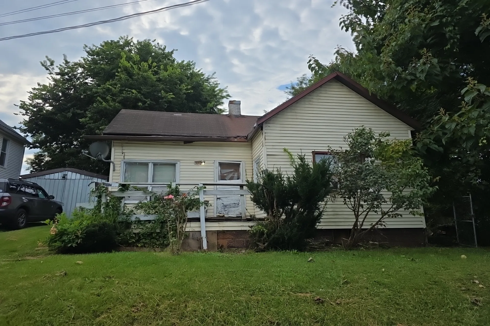 8th St, Cambridge, OH 43725