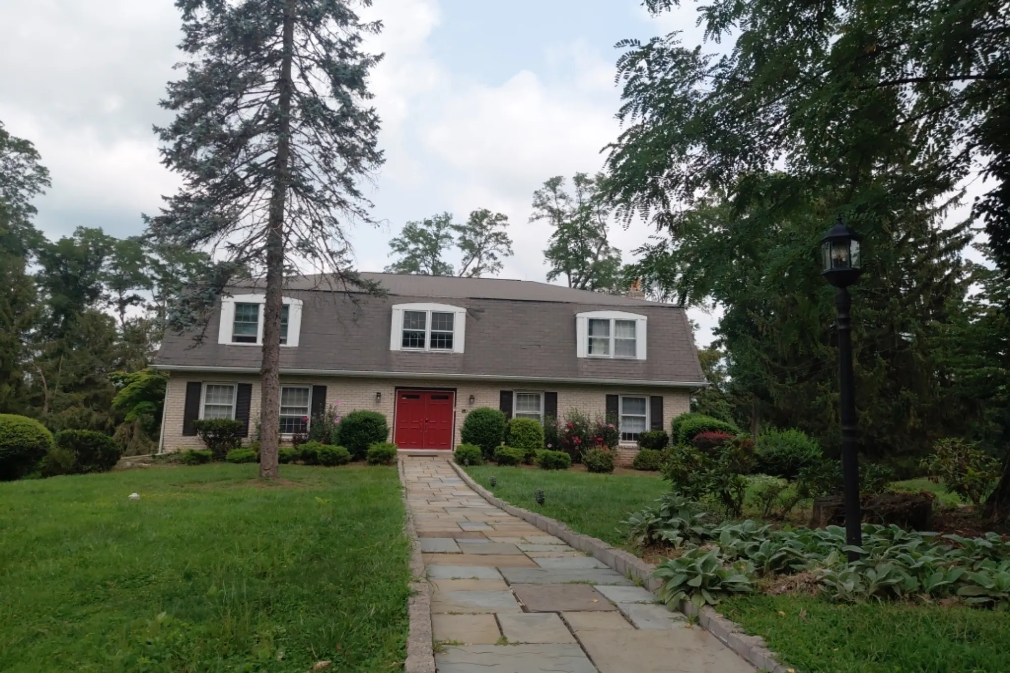 Stone Ridge Ln, Villanova, PA 19085