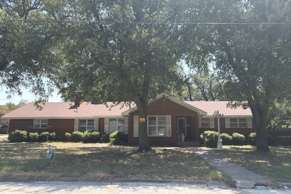 1214 Elmwood Drive Marlin, TX 76661, Falls County