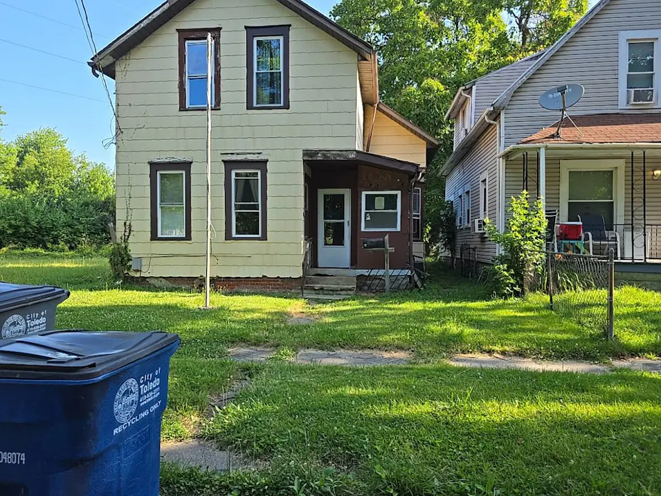 938 Ambia St Toledo, OH 43610, Lucas County