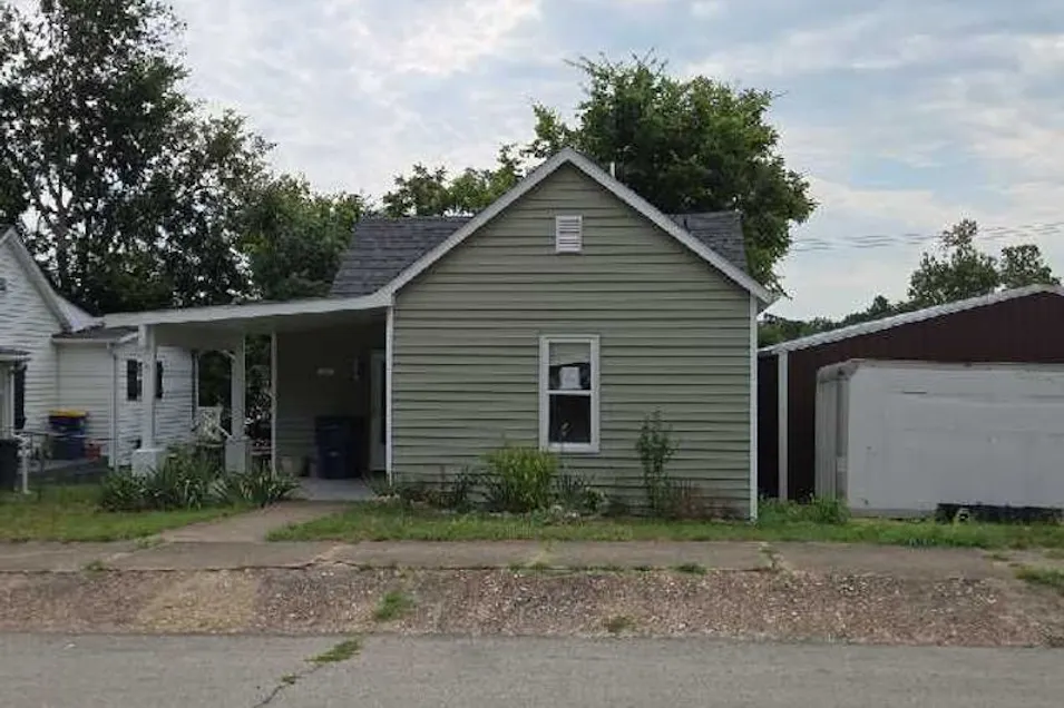 517 S 2nd St De Soto, MO 63020, Jefferson County