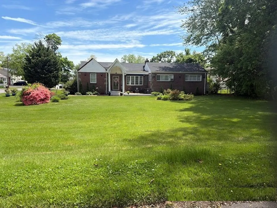 38 Hilltop Lane Wheatley Heights, NY 11798, Suffolk County