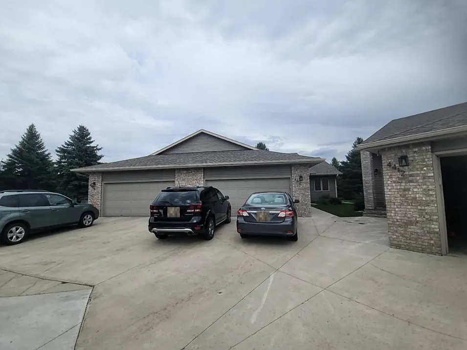 4410 S River Haven Rd Moorhead, MN 56560, Clay County