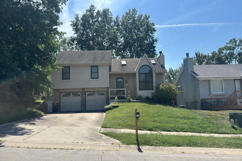 517 NW 80th Terrace Kansas City, MO 64118, Clay County