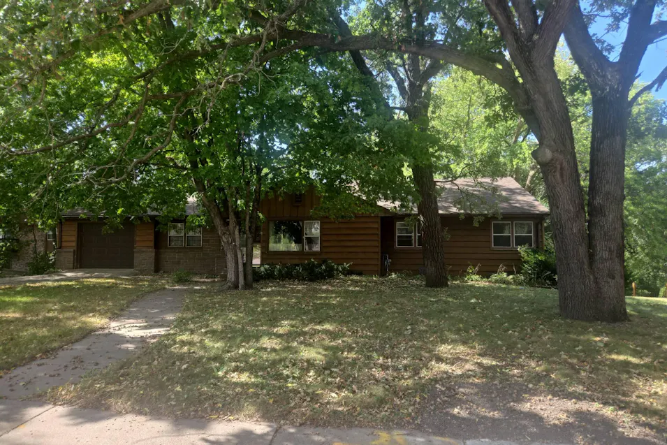 320 S Minnesota St Redwood Falls, MN 56283, Redwood County