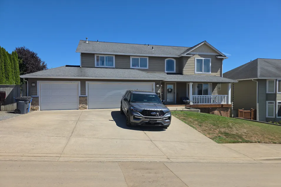 1217 W F Place La Center, WA 98629, Clark County