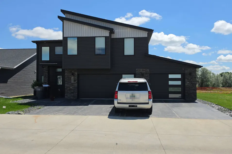 3811 Lillian Ct SE Mandan, ND 58554, Morton County