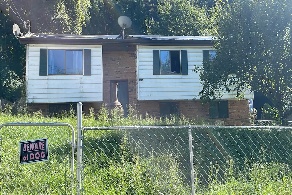 168 Hunter Ridge Rd. Mount Hope, WV 25880, Raleigh County