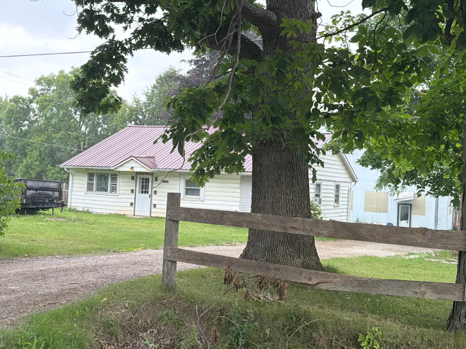 4010 S Henderson Rd Davison, MI 48423, Genesee County