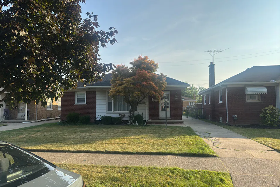 19065 Lister Ave Eastpointe, MI 48021, Macomb County