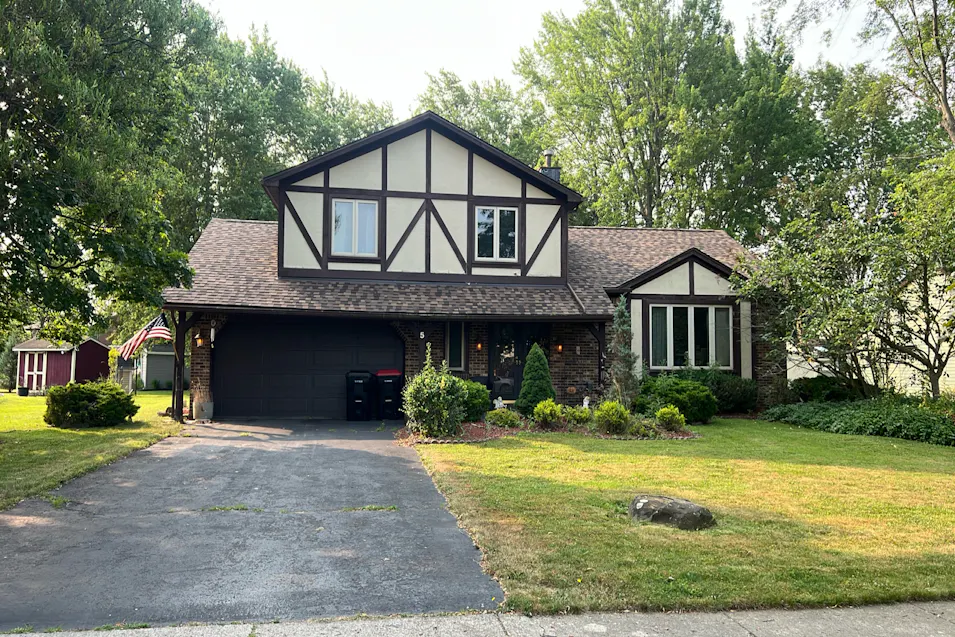 5 Bridlepath Lane Lancaster, NY 14086, Erie County