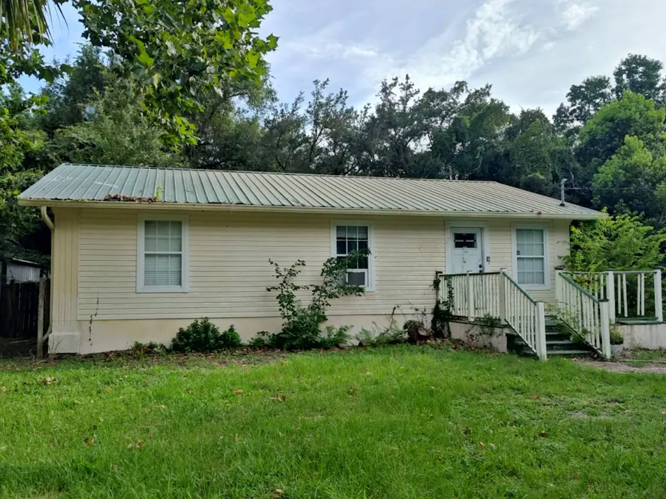 1060 Pinewood Street, Apalachicola, FL 32320, Franklin County
