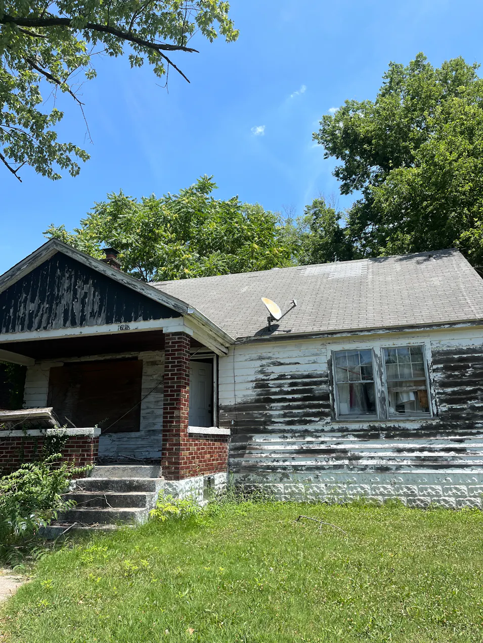 1618 N 42nd St East Saint Louis, IL 62204, Saint Clair County