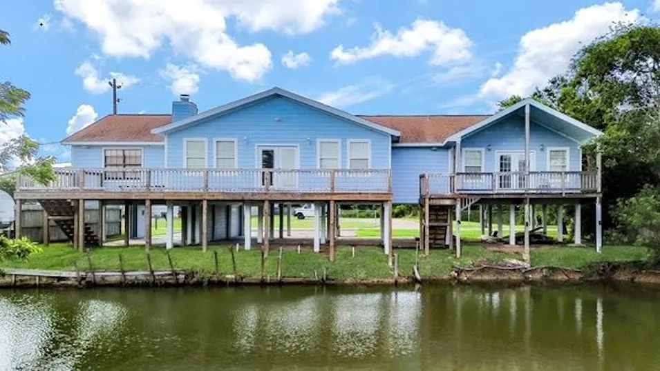1615 Railroad St San Leon, TX 77539, Galveston County