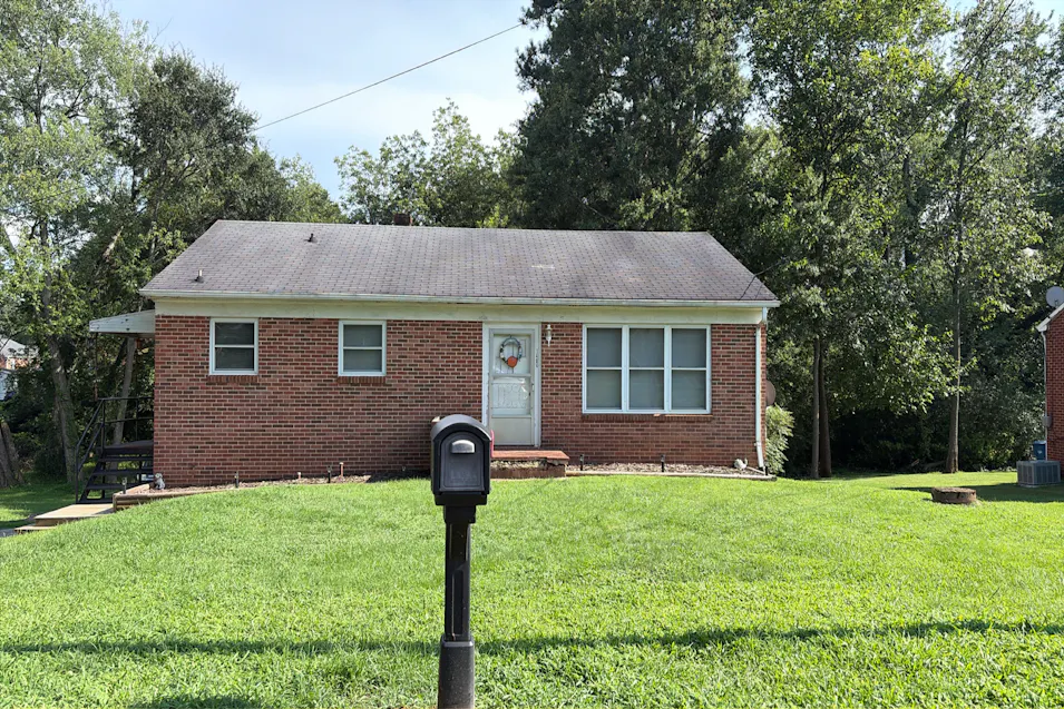 1484ne17th Avenue Hickory, NC 28601, Alexander County