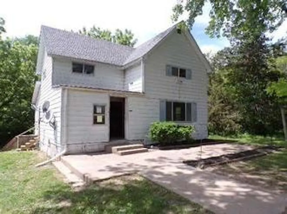 12080 100th Ave Davenport, IA 52804, Scott County