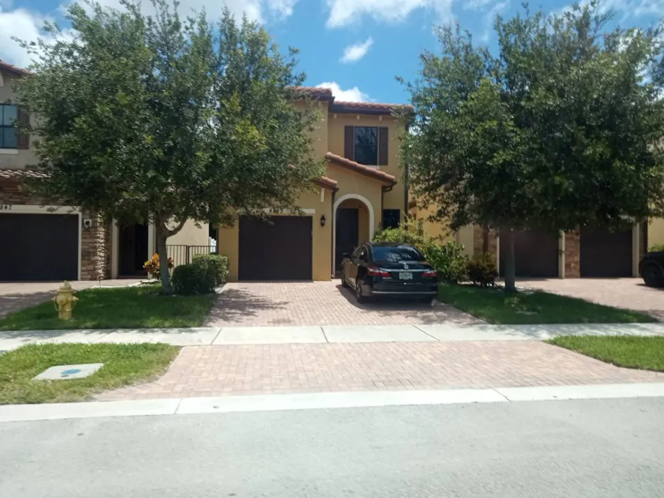 4845 NW 55th Pl Tamarac, FL 33319, Broward County