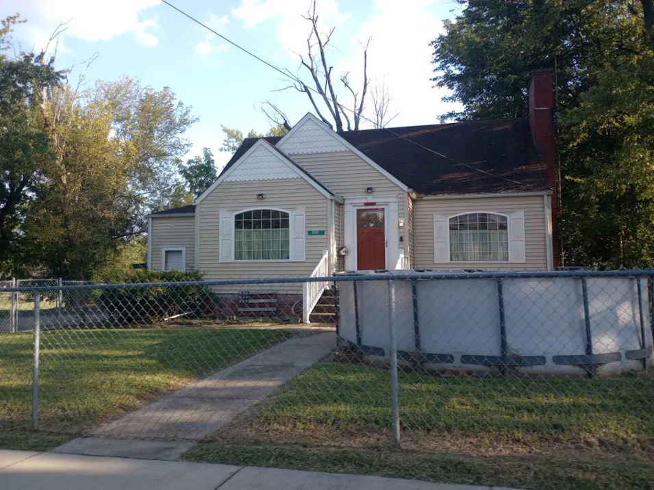 1117 Benton St Eldorado, IL 62930, Saline County