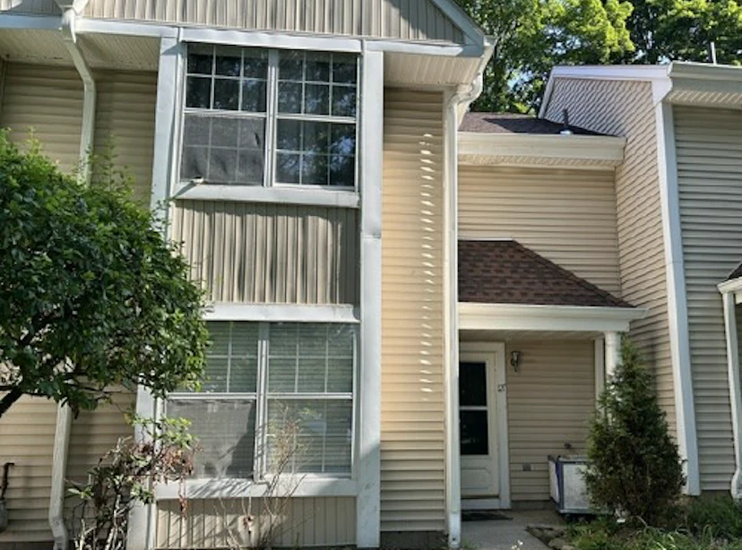 127 Creekside Circle