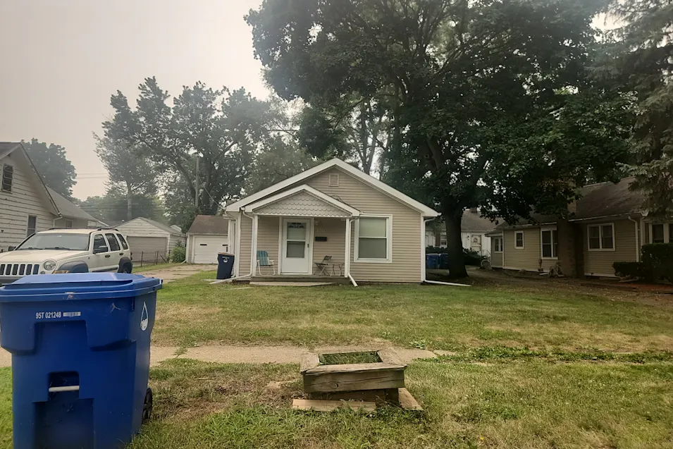 1053 Myrtle Ave Waterford, MI 48328, Oakland County