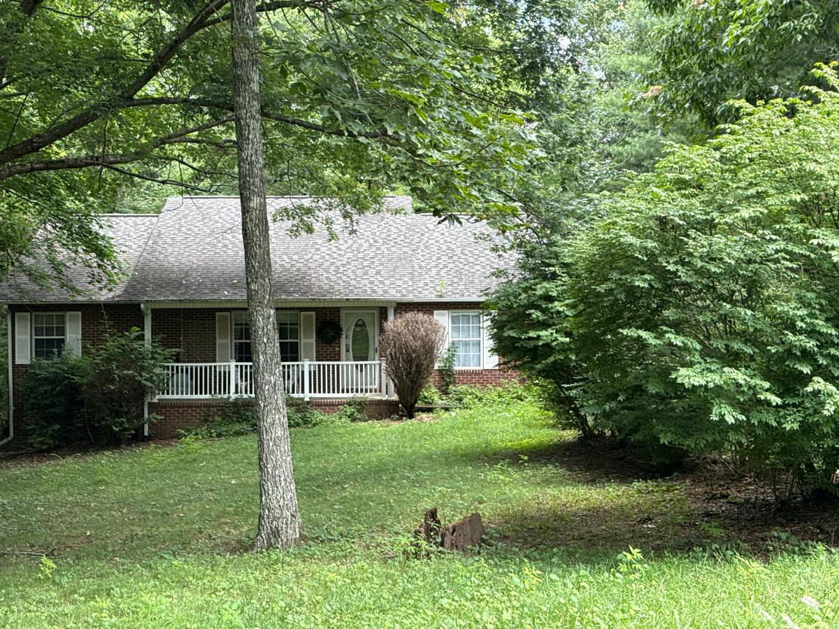 Wichita Dr, Crossville, TN 38572