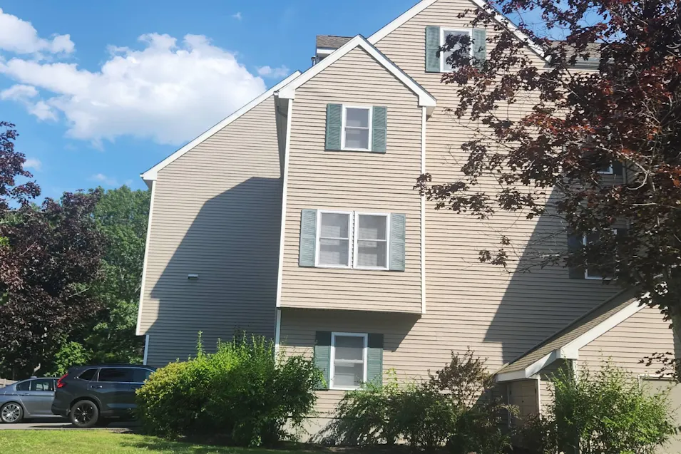 30 Charter Street Unit 15 Exeter, NH 03833, Rockingham County