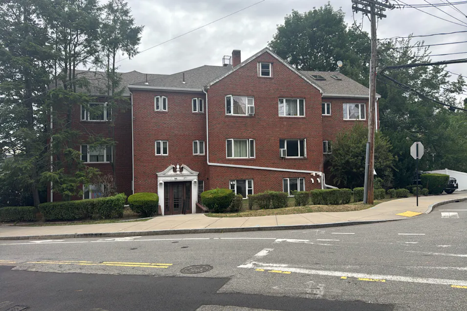 548 Centre Street, Unit 5c Newton, MA 02458, Middlesex County