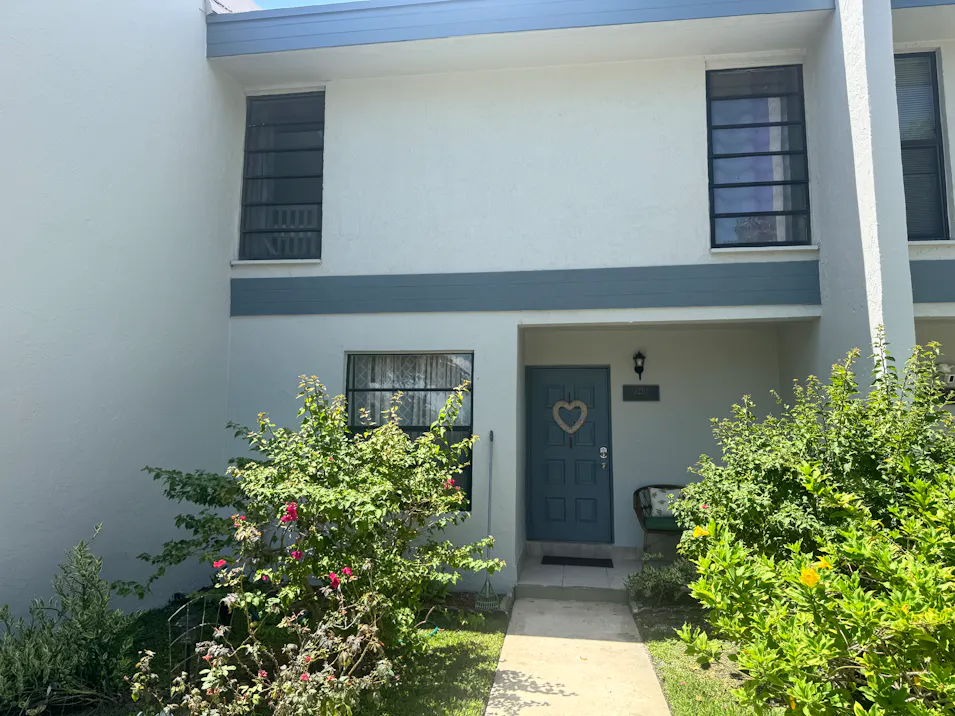 9210 NW 14th St Pembroke Pines, FL 33024, Broward County