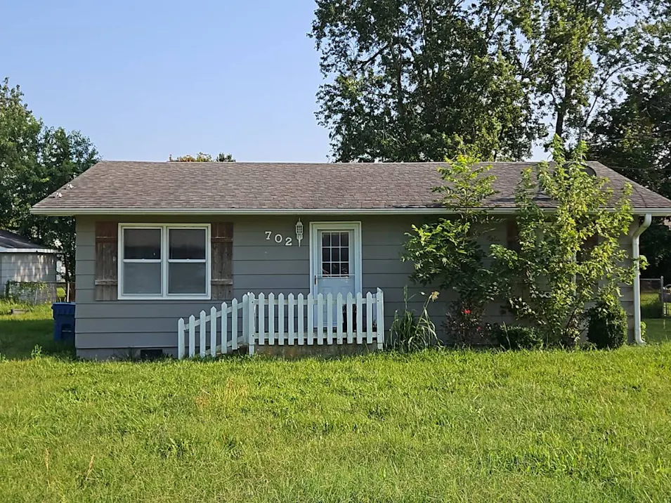 702 E Madison St Marshfield, MO 65706, Webster County