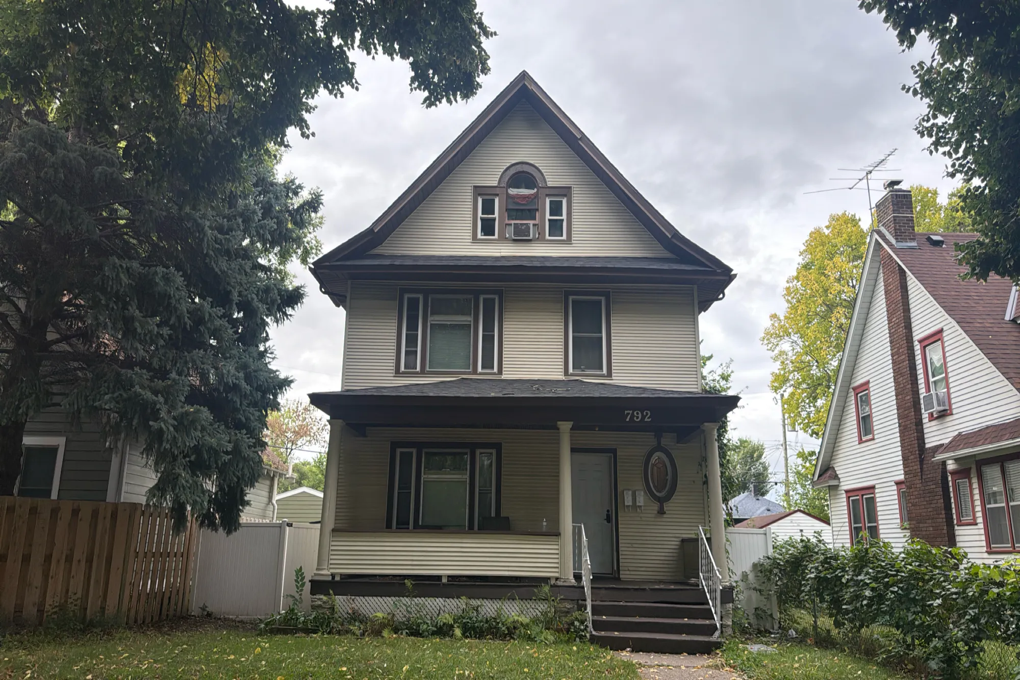 Fuller Ave, Saint Paul, MN 55104