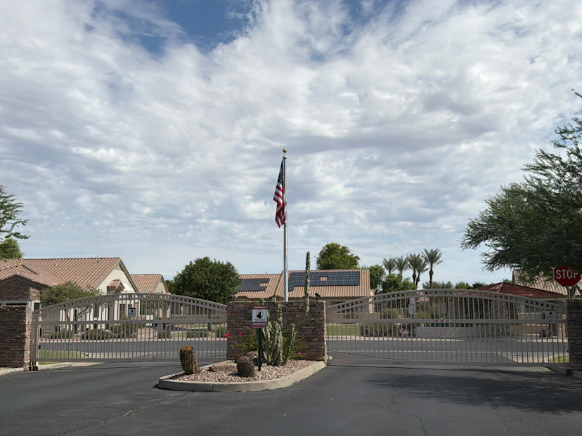 1557 E Manor Dr
